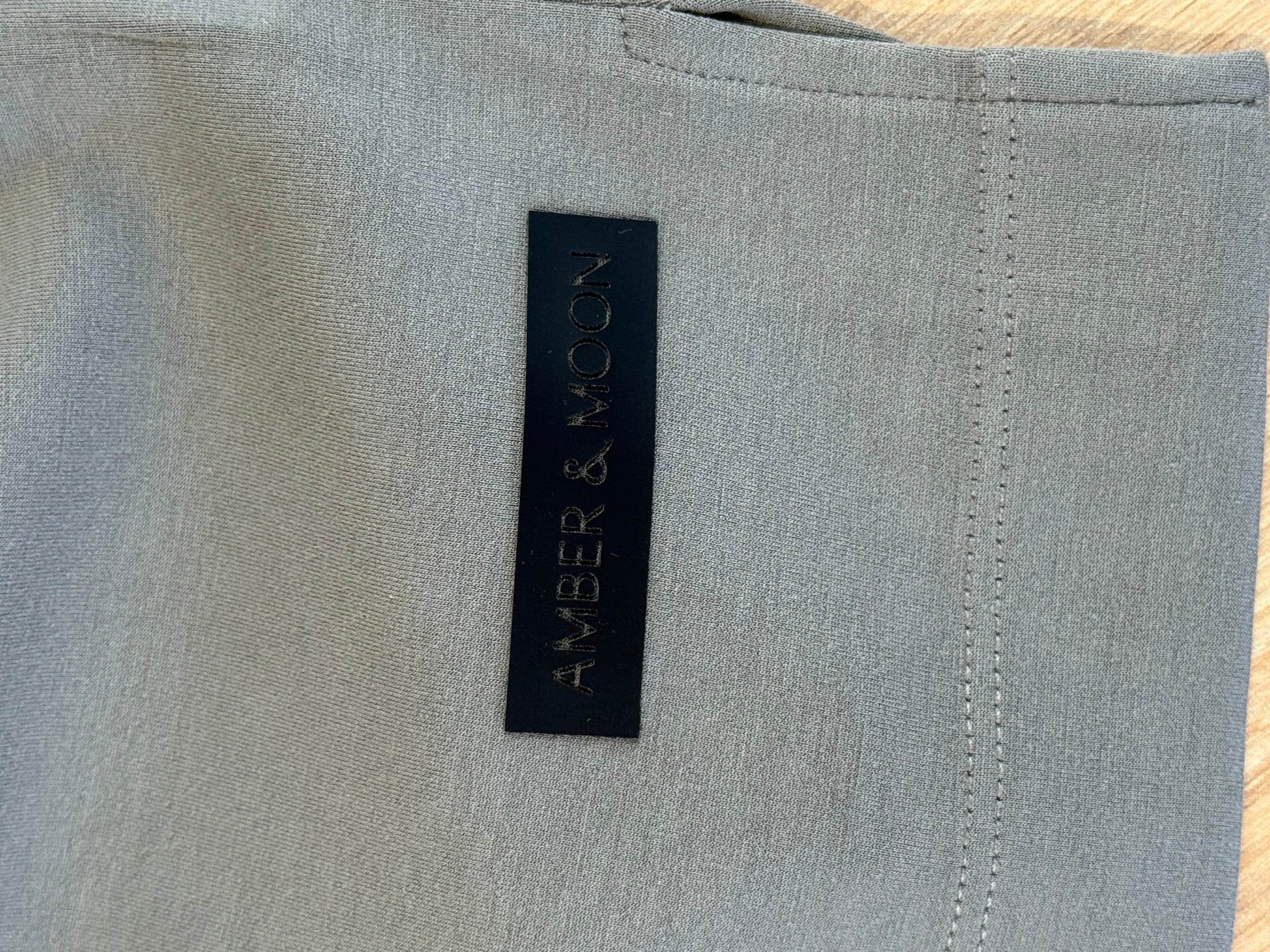 Basil Dress with Side Zippers Comfortable and Chic