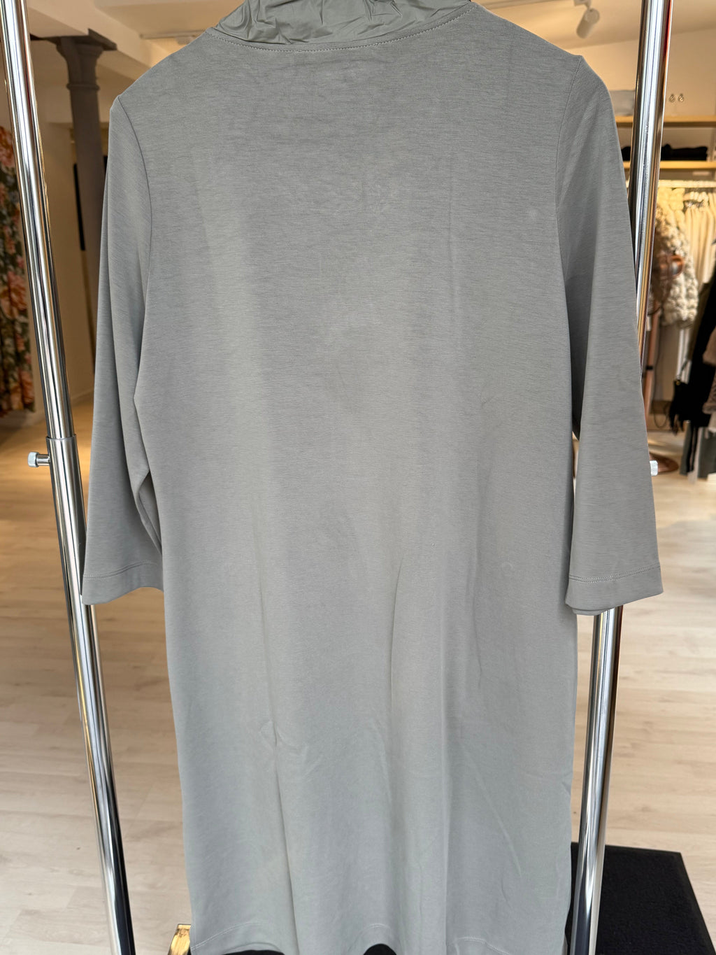 Basil Dress with Side Zippers Comfortable and Chic