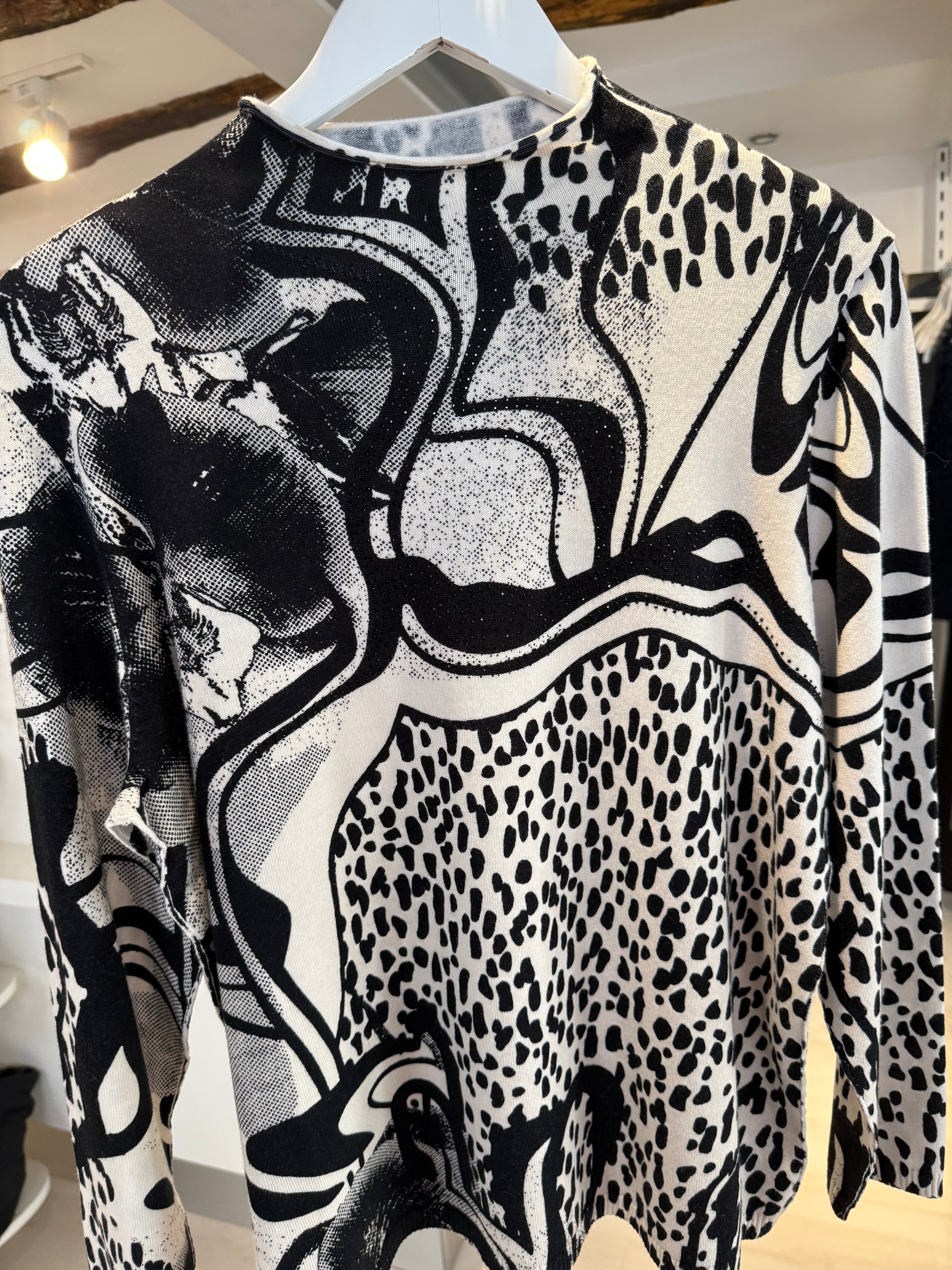 Sparkle Leo Pattern Top