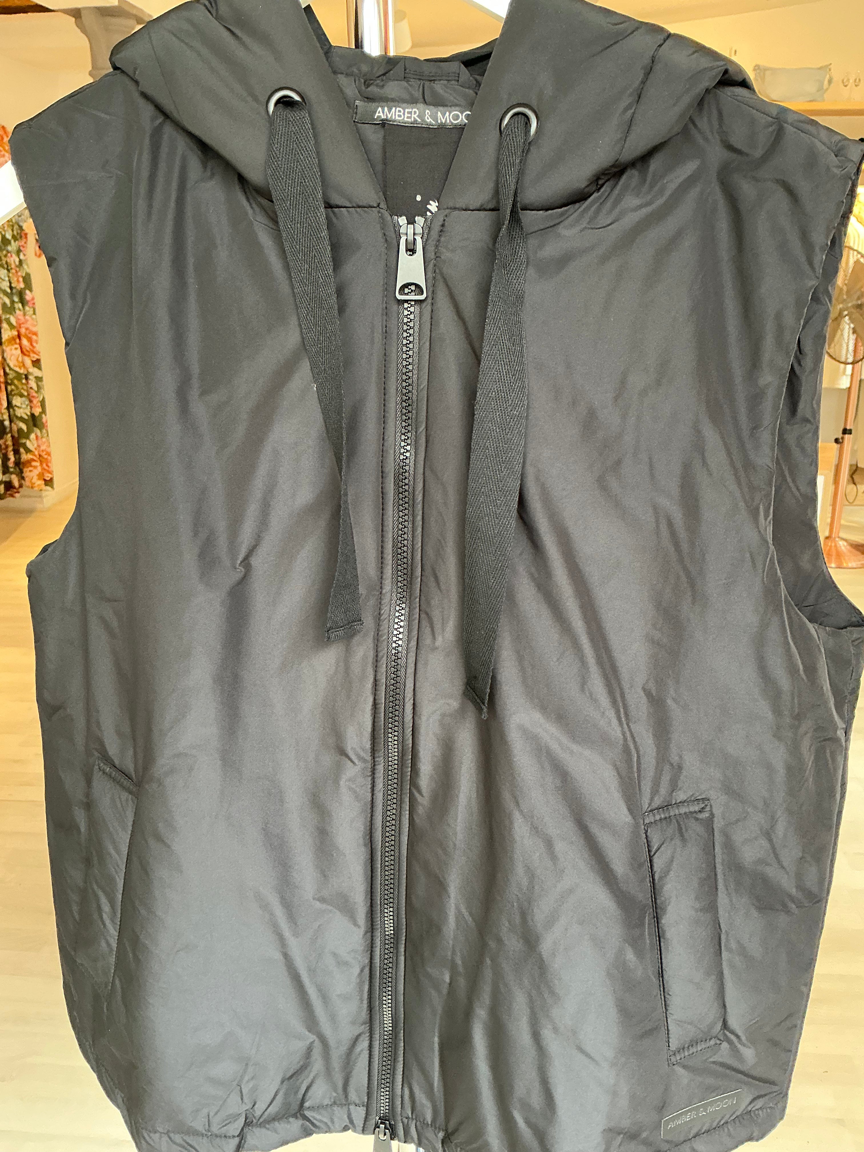 Black Vest with Hood and Zipper Warm and Comfortable