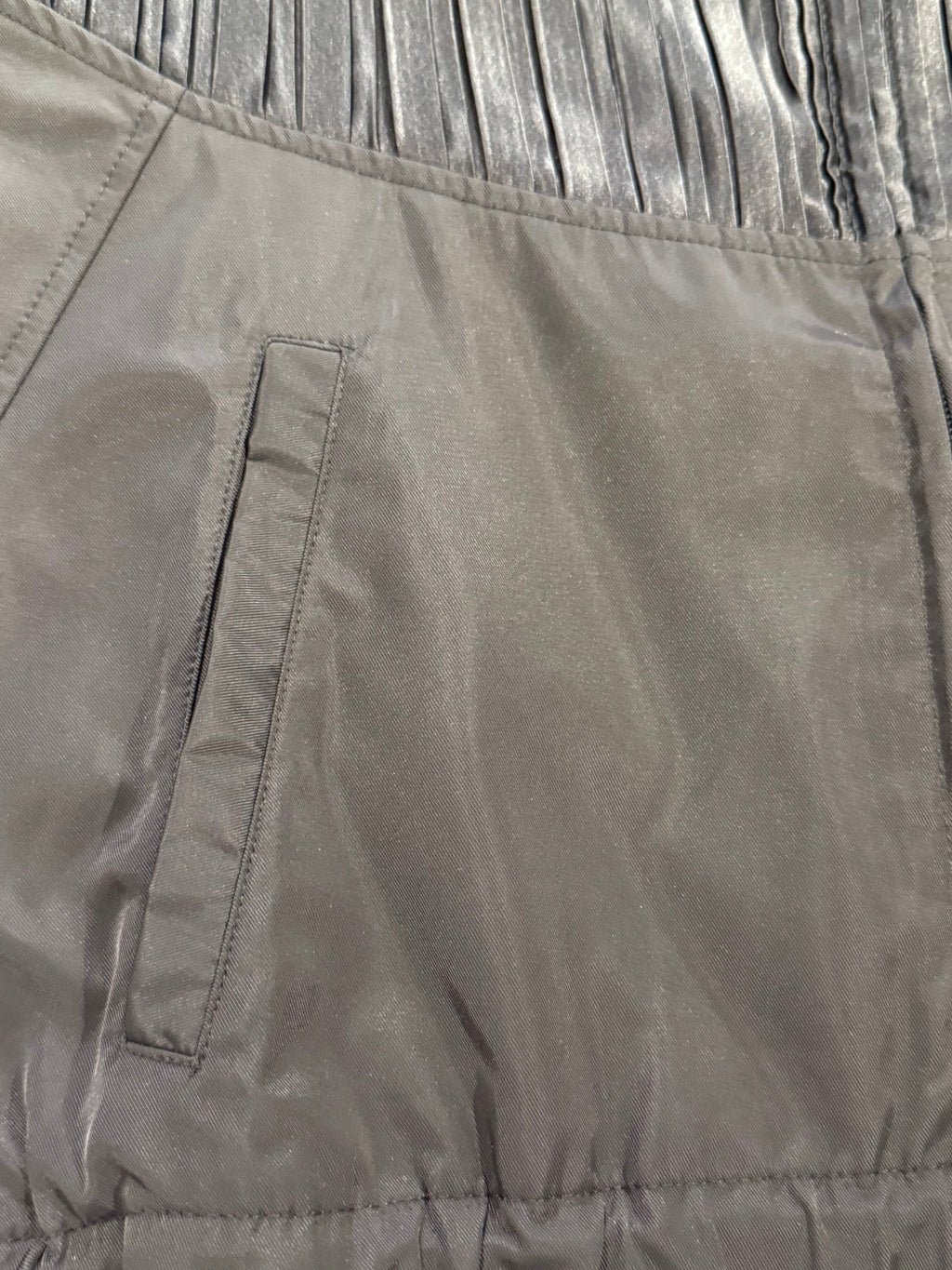 Sporty-Chic Zip Jacket with Pleated Front