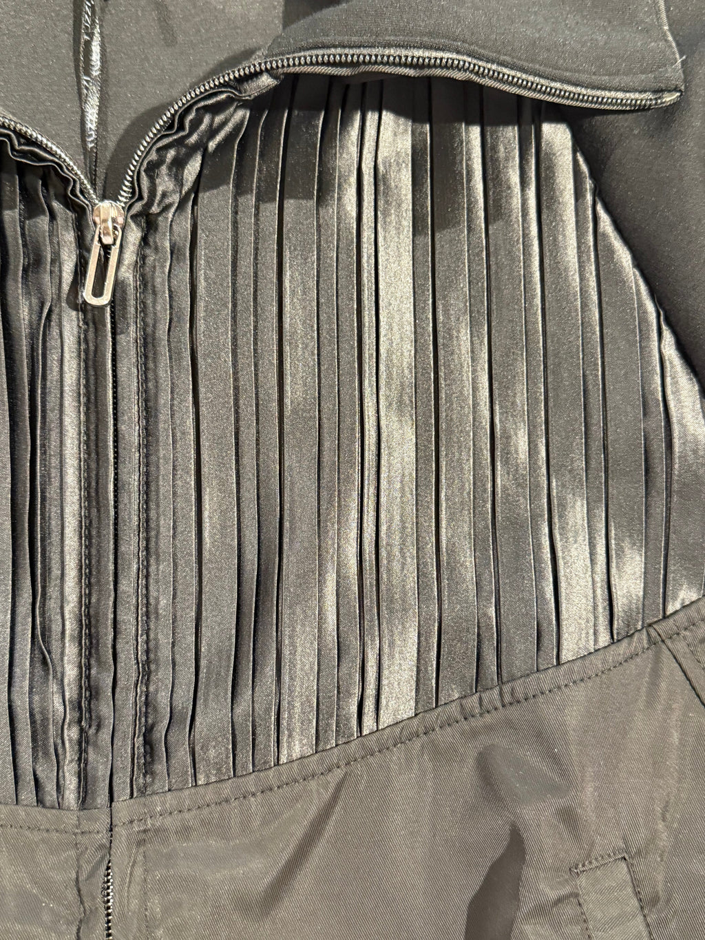 Sporty-Chic Zip Jacket with Pleated Front