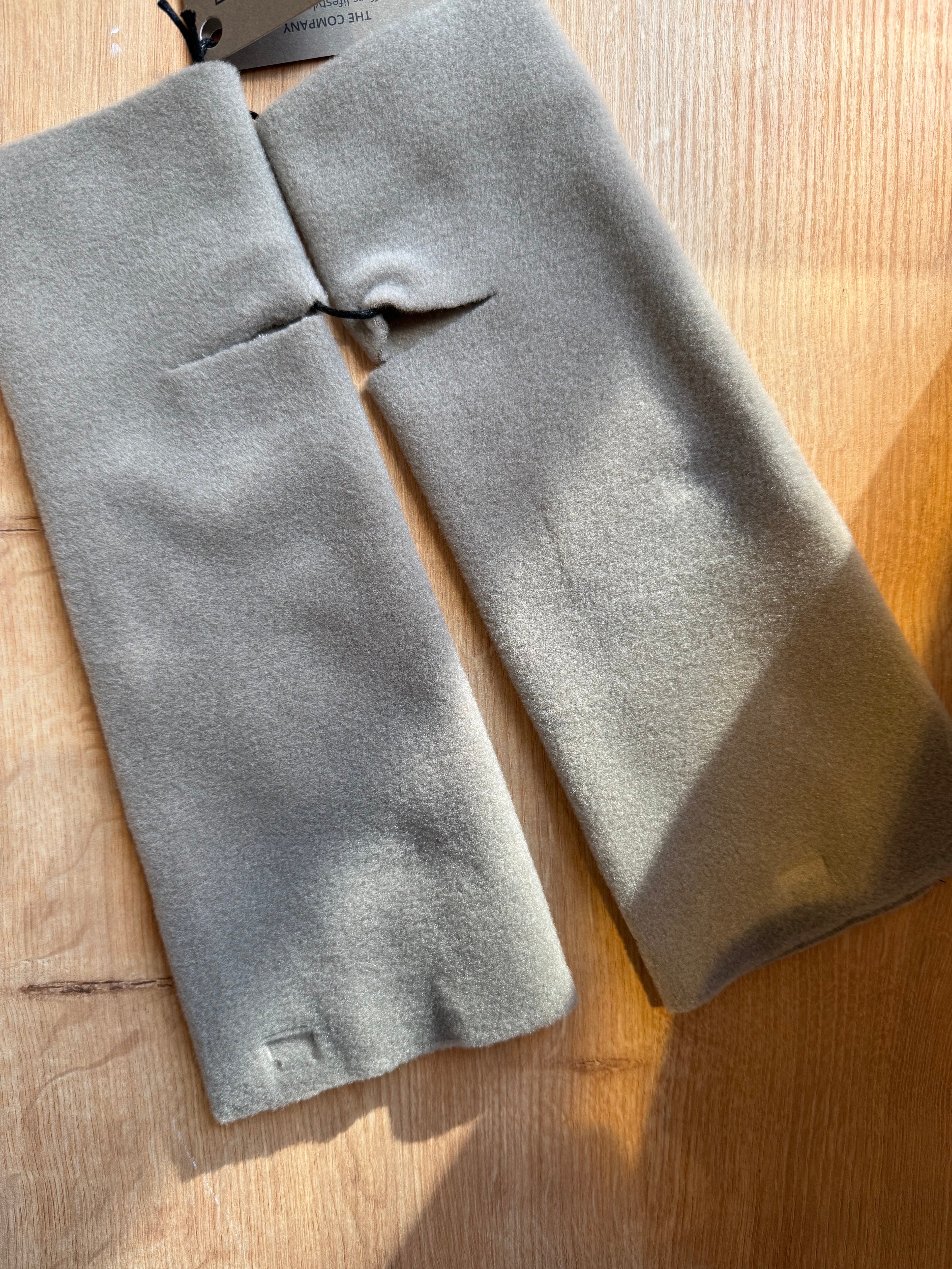 WRIST WARMER ELEPHANT