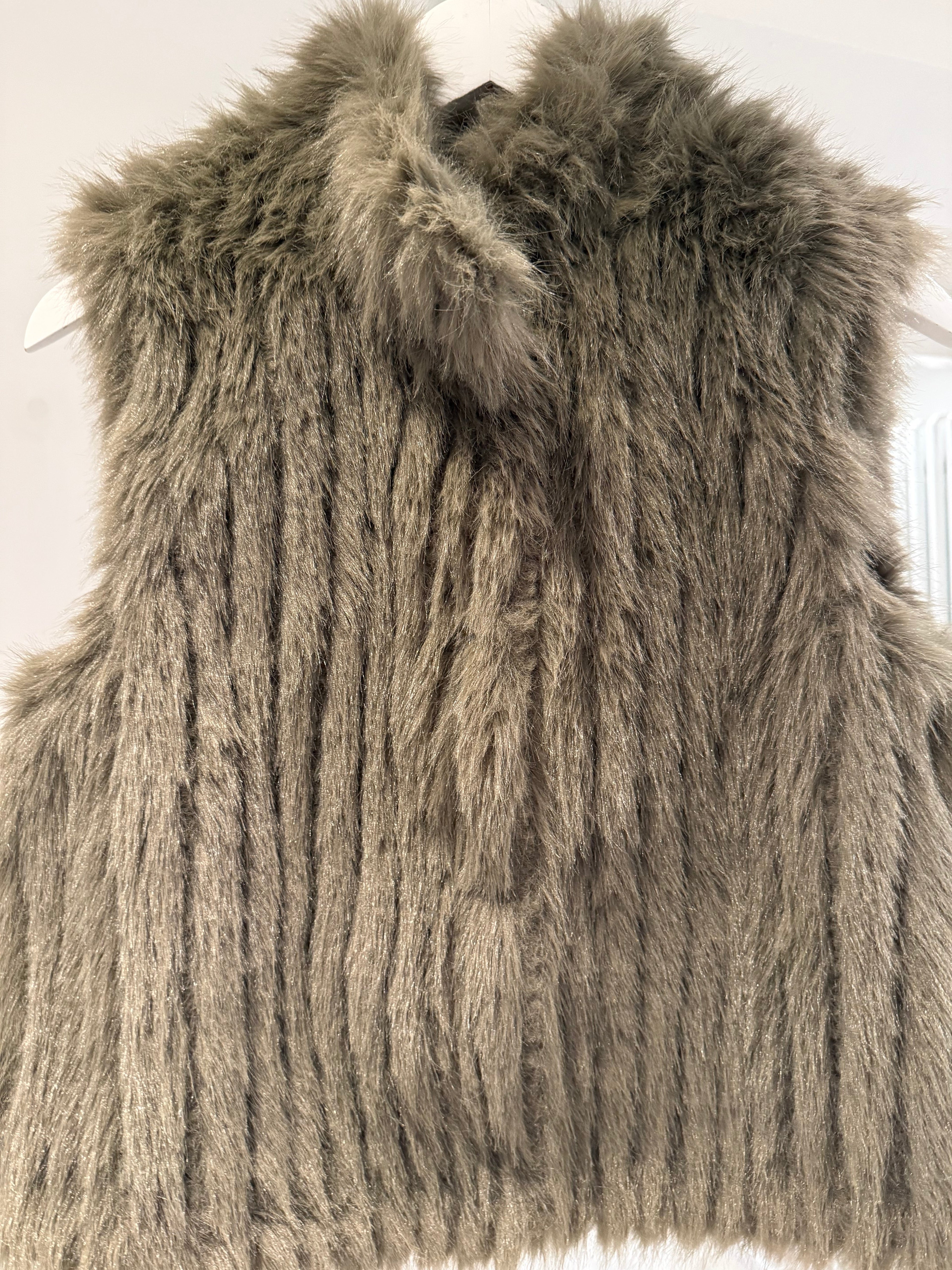 Gilet with closure - Green ash