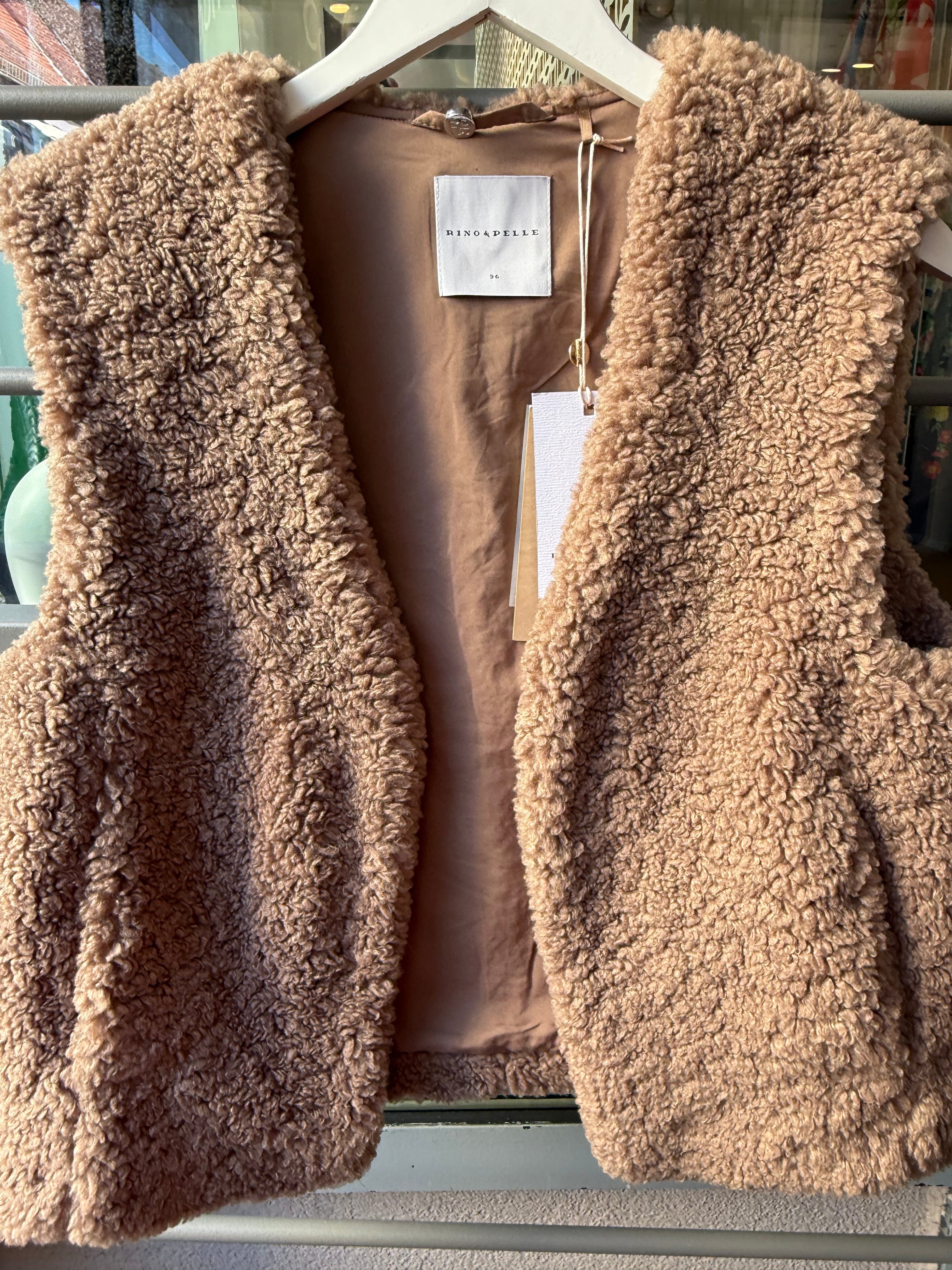 Cropped teddy waistcoat - Toffee