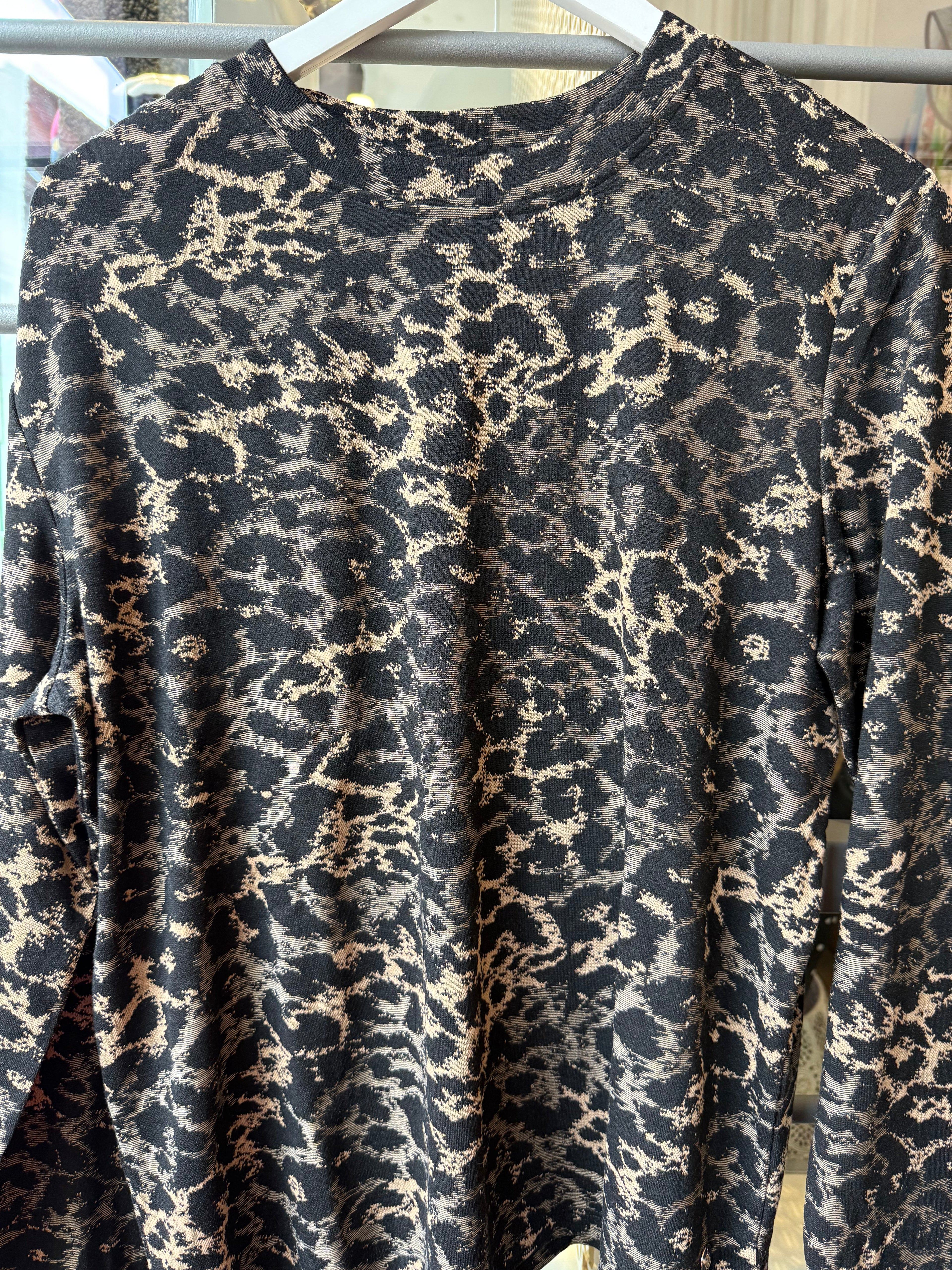 Longsleeve top with gathering at shoulder - Leopard