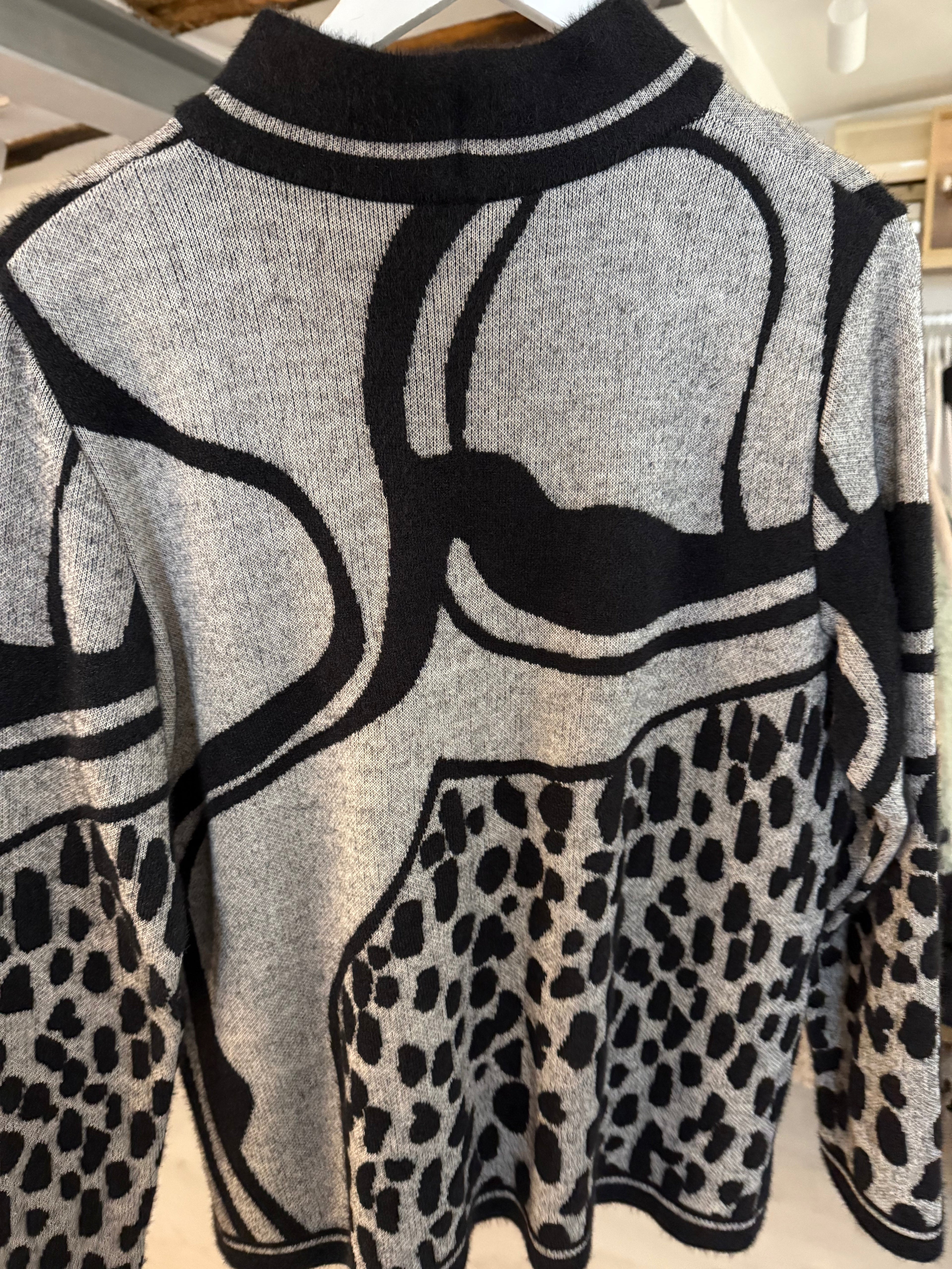 Wavy Leo Pattern Top