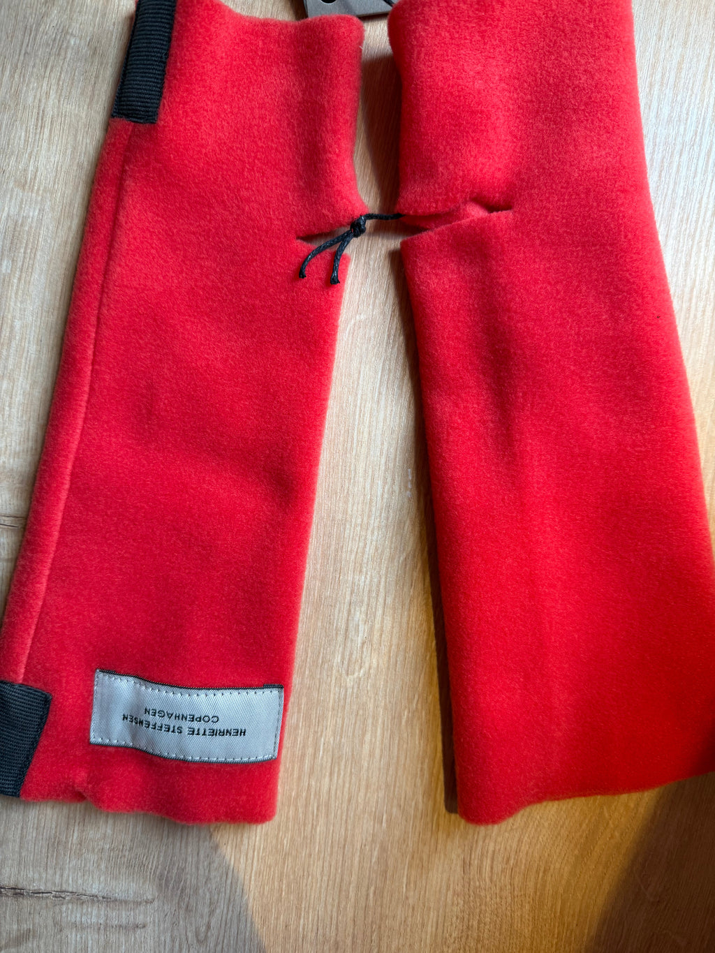 WRIST WARMER - TOMATO